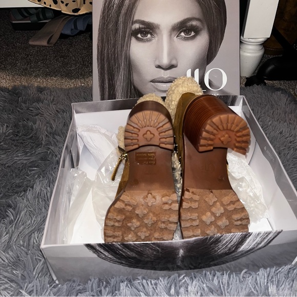 JLO JENNIFER LOPEZ Gallyana Bootie - Picture 7 of 11